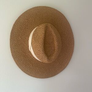 Women’s straw sun hat